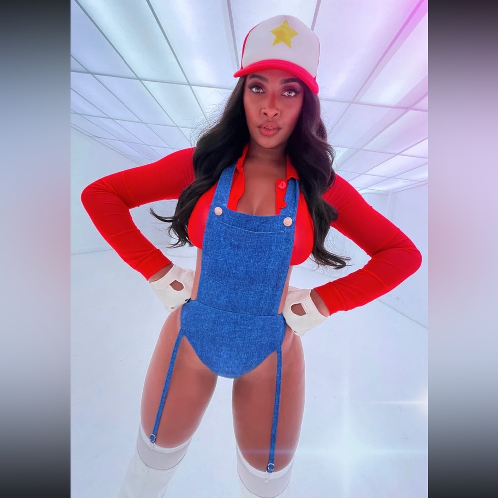 BNWT, Lorlie, Super Mario brothers costume size S/M